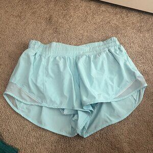 Lululemon Hotty Hot Low-Rise Lined Short 2.5" in  mint, light blue  Size 8.